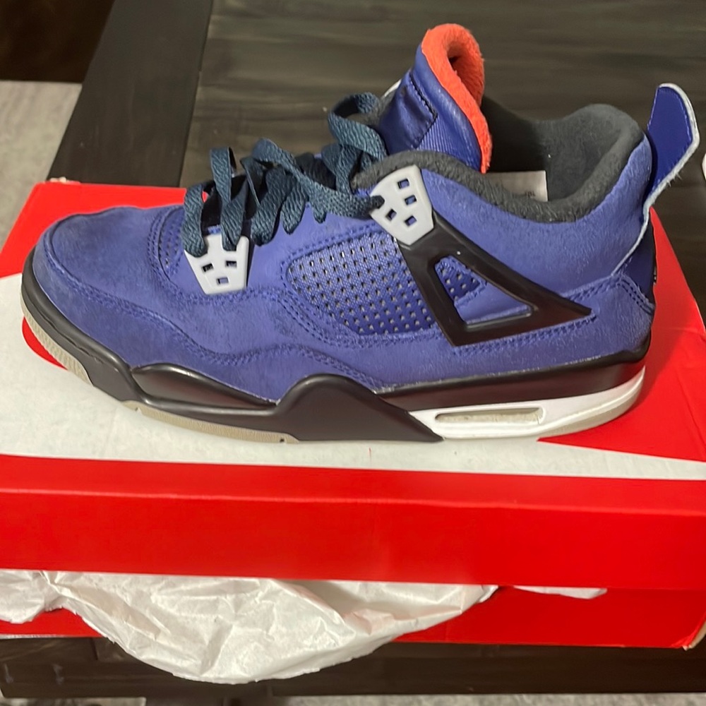 2018 Jorden 4s Loyal Blue size 6 Youth. Gently used with replacement box